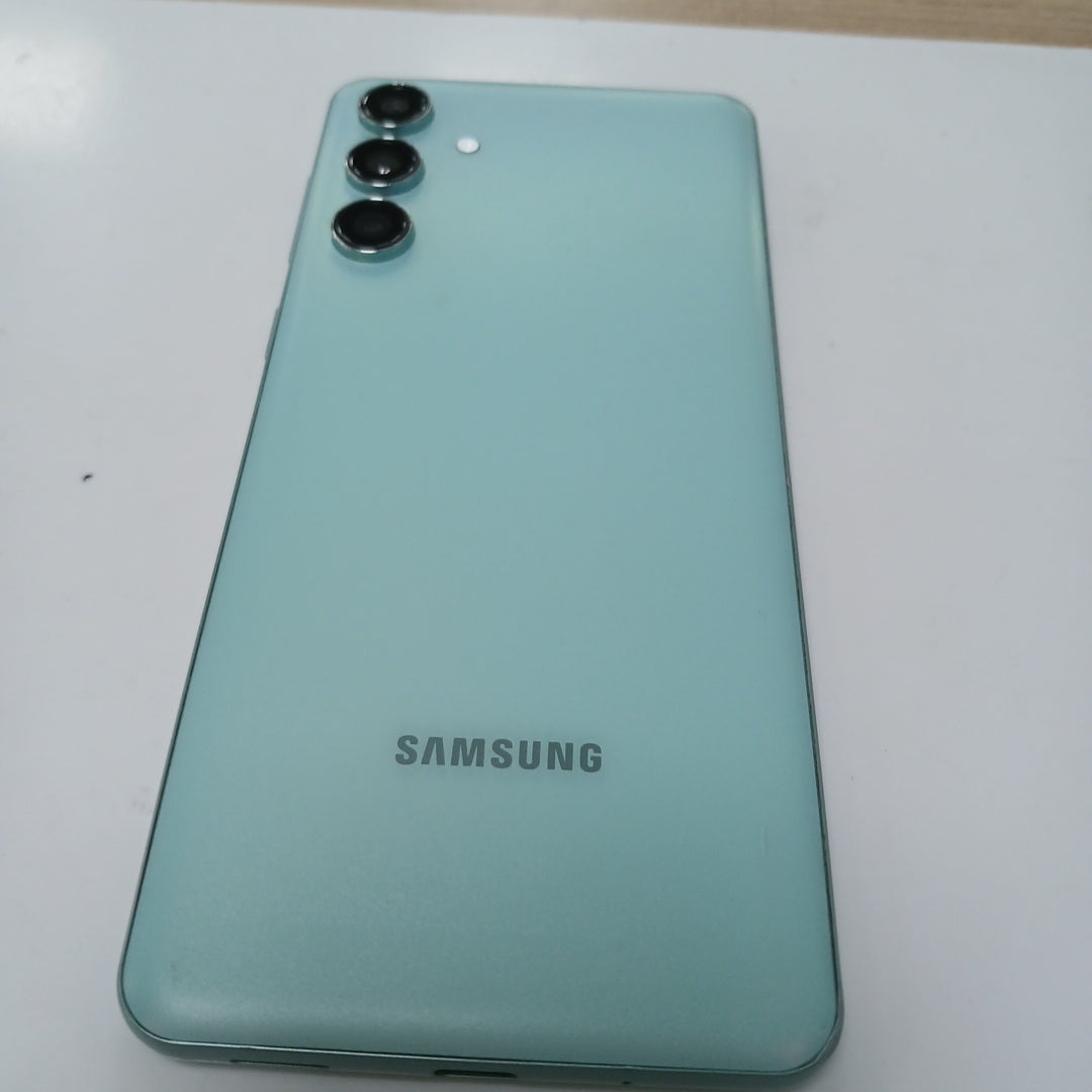 CELULAR SAMSUNG GALAXY M55 SM-M556B (2024) 128 GB 8 GB RAM (SEMINUEVO)
