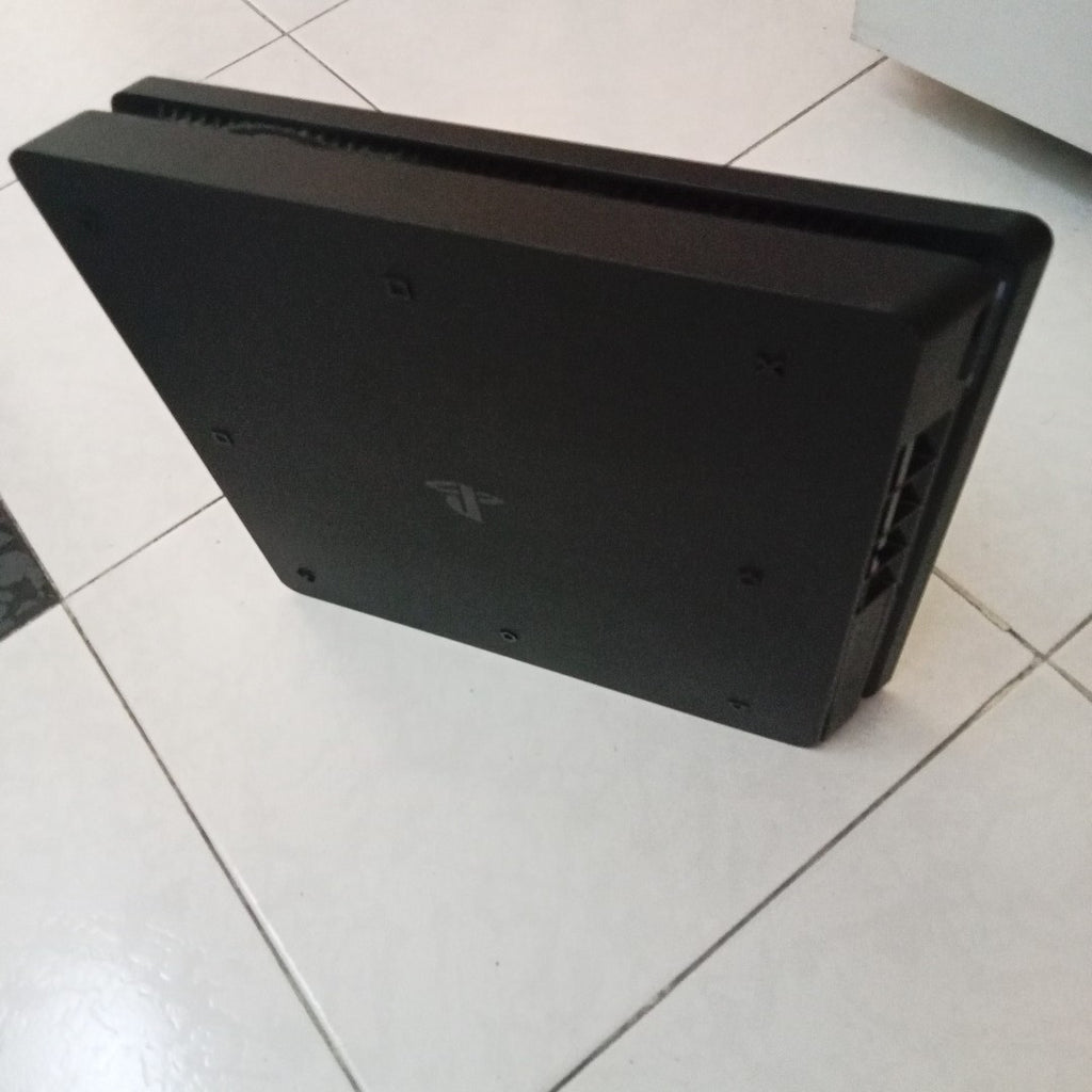 CONSOLA DE VIDEOJUEGO SONY PS4 SLIM 1 TB (SEMINUEVO)