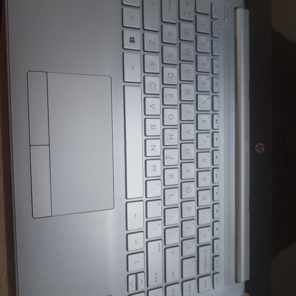 LAPTOP HP 14-DK1025WM (2021) 1 TB 4 GB RAM (SEMINUEVO)