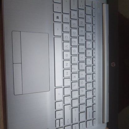LAPTOP HP 14-DK1025WM (2021) 1 TB 4 GB RAM (SEMINUEVO)