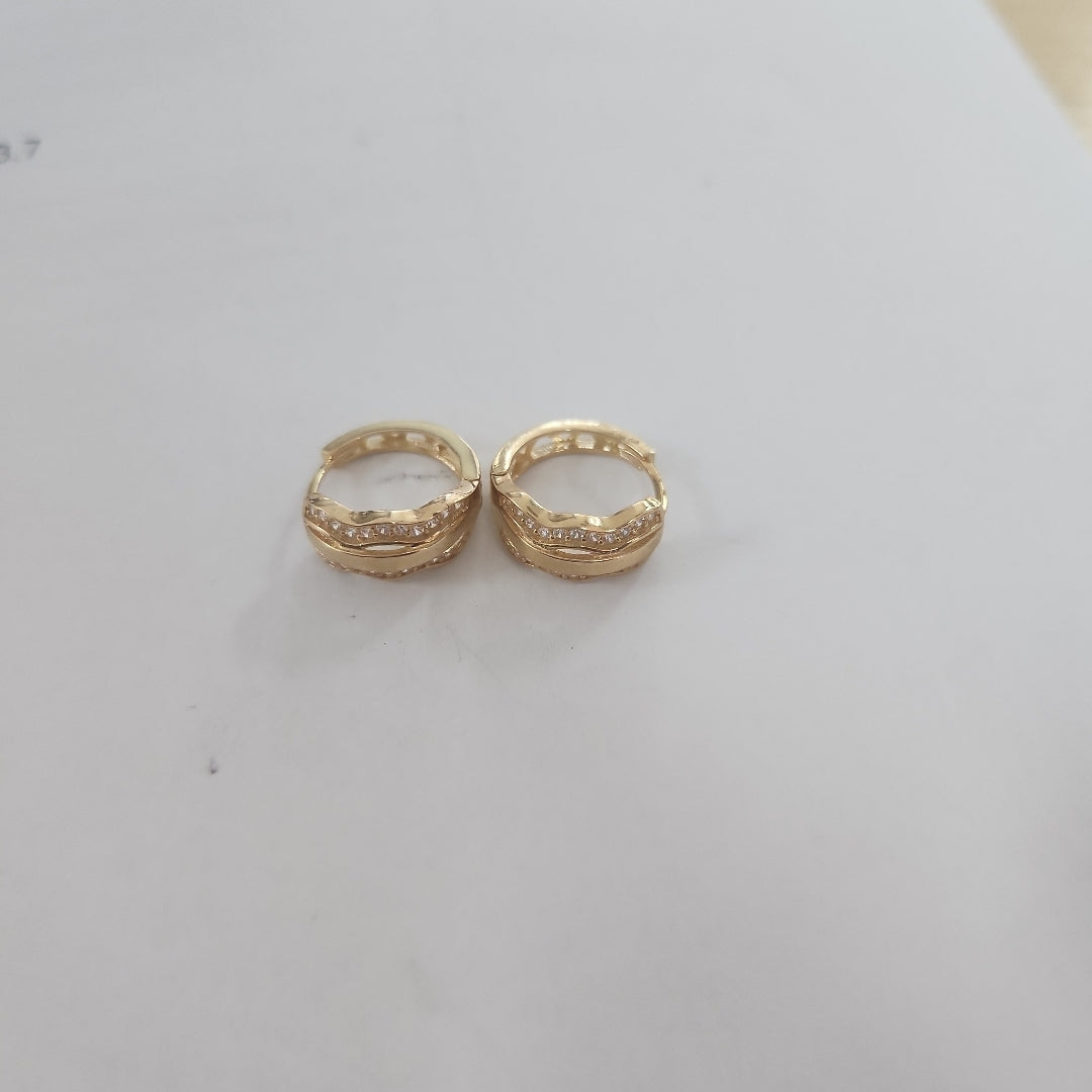 HUGGIES ORO 14K 2.5 (NUEVO)