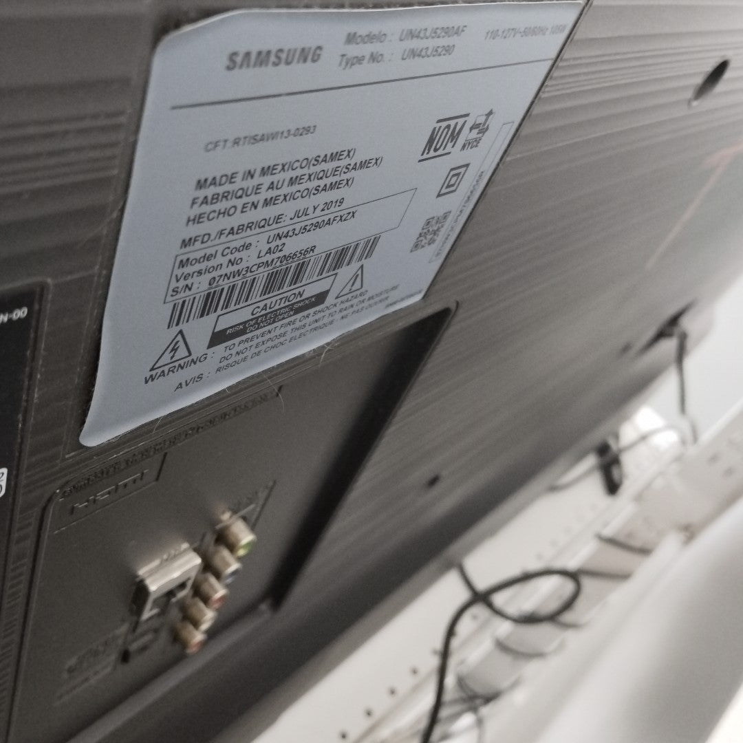 PANTALLA SAMSUNG UN43J5290AF (2019) 43" LED FULL HD (SEMINUEVO)