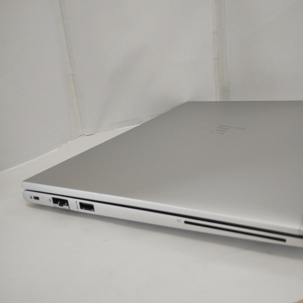 LAPTOP HP ELITEBOOK 640 G10 (2024) 256 GB SSD 16 GB RAM (SEMINUEVO)