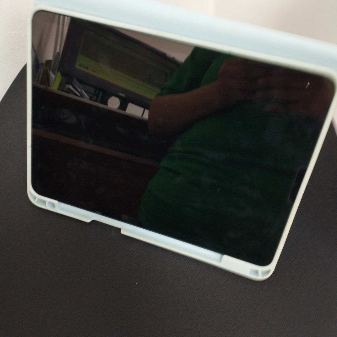 TABLETA APPLE IPAD AIR 5 A2588 256 GB 8 GB RAM (SEMINUEVO)
