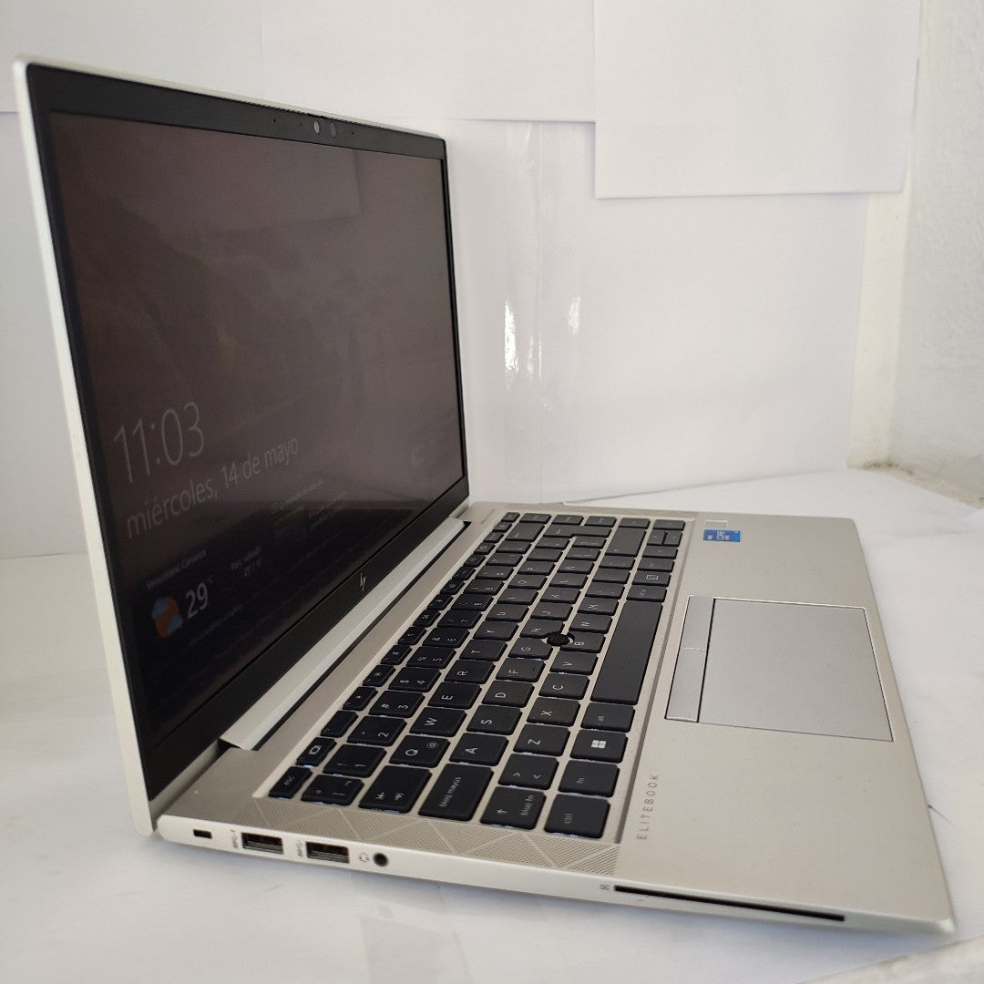 LAPTOP HP ELITEBOOK 840 G8 (2023) 256 GB SSD 16 GB RAM (SEMINUEVO)