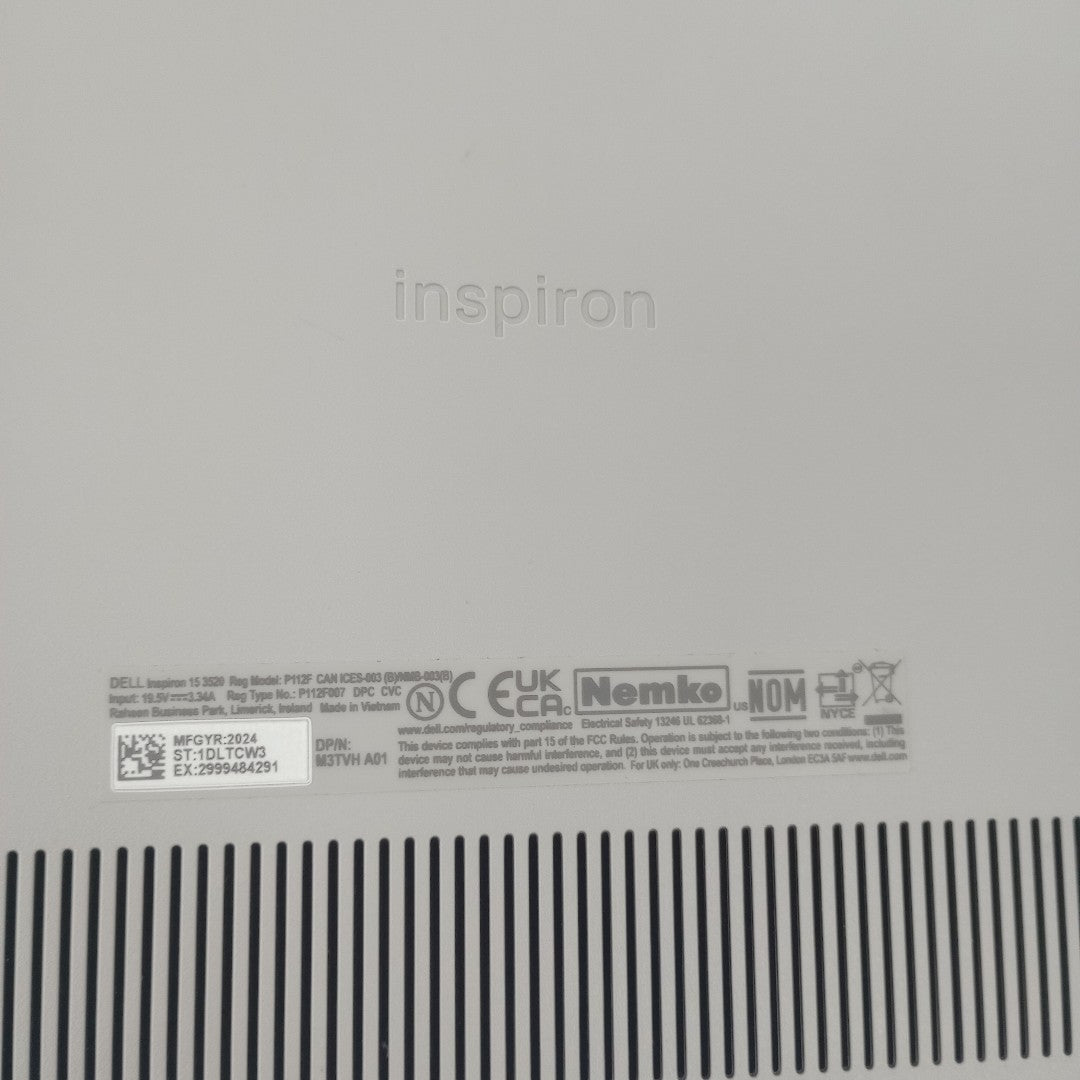 LAPTOP DELL INSPIRON 15 3520 (2024) 1 TB 16 GB RAM (SEMINUEVO)