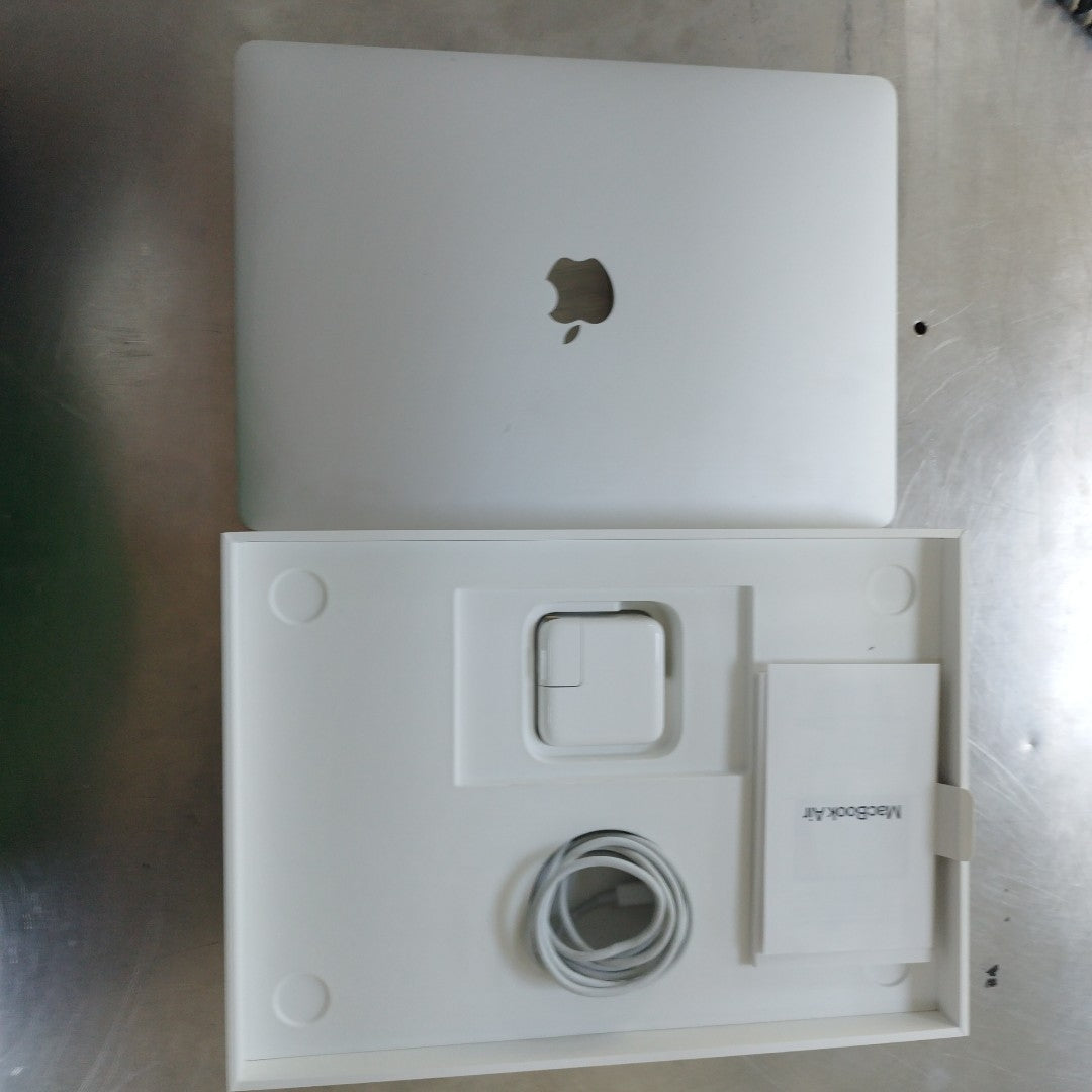 LAPTOP APPLE MACBOOK AIR 13" 2020 3.2 A2337 256 GB SSD 8 GB RAM (SEMINUEVO)