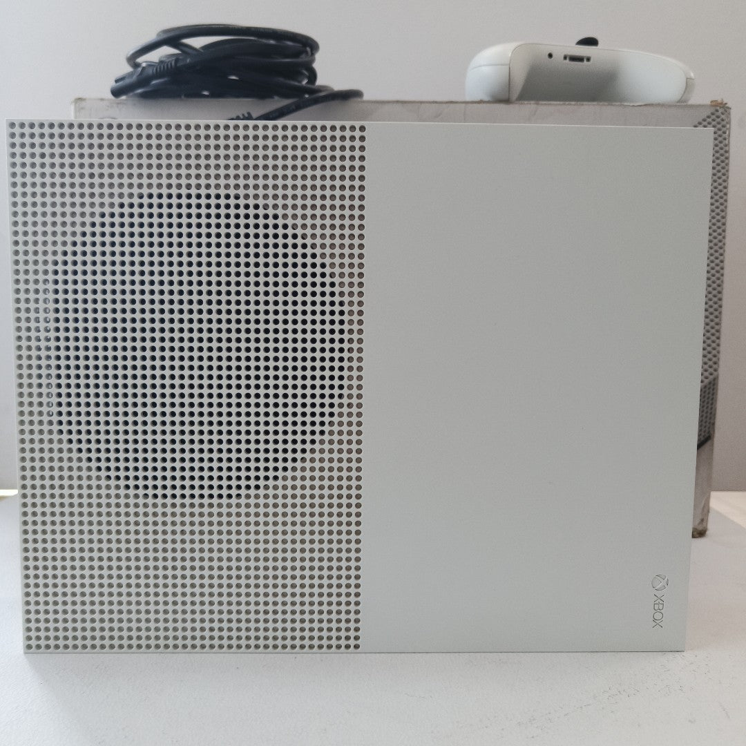 CONSOLA DE VIDEOJUEGO MICROSOFT XBOX ONE S 1 TB (SEMINUEVO)