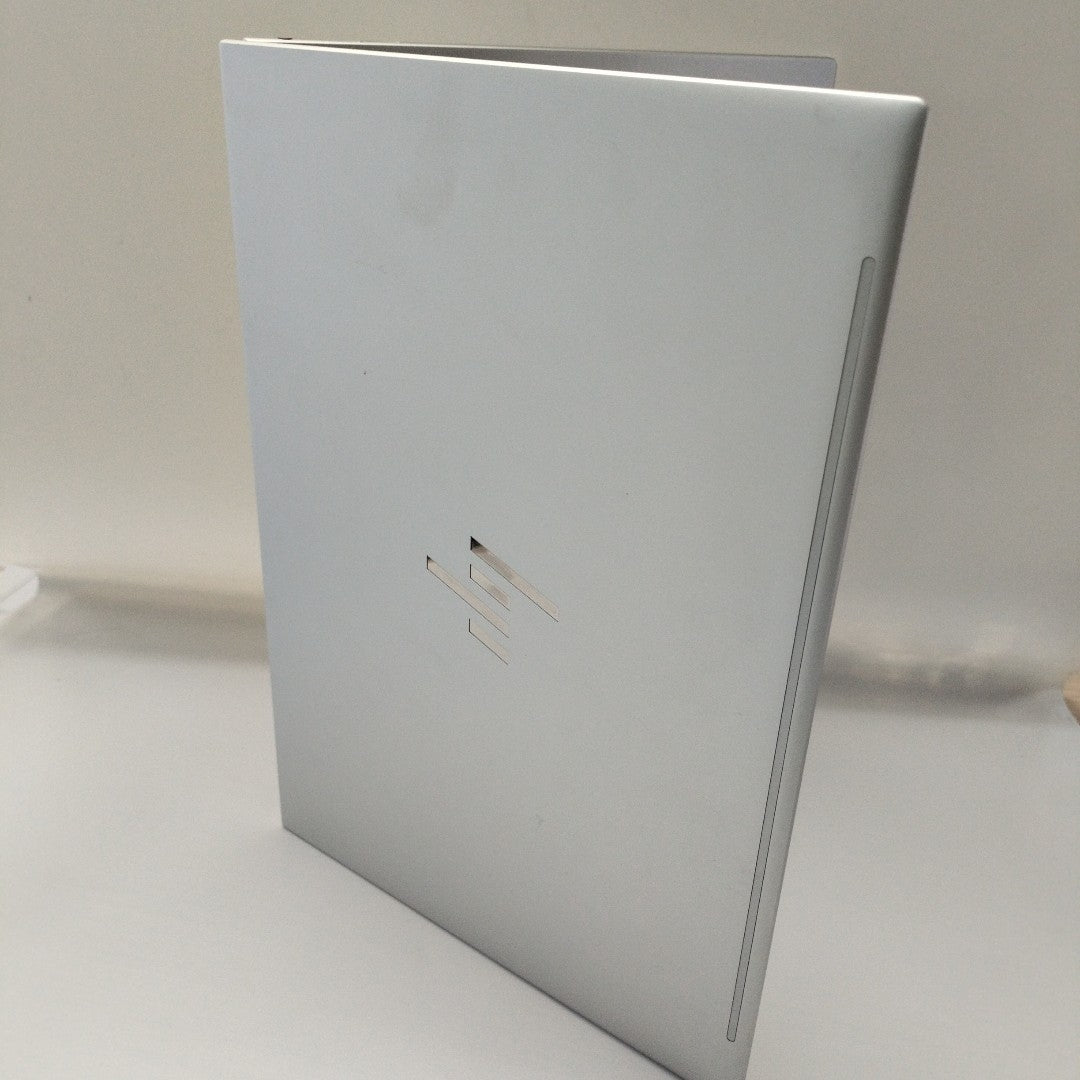 LAPTOP HP ELITEBOOK 840 G9 (2023) 256 GB SSD 16 GB RAM (SEMINUEVO)