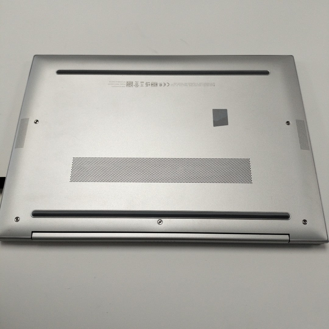 LAPTOP HP ELITEBOOK 840 G9 (2023) 256 GB SSD 16 GB RAM (SEMINUEVO)