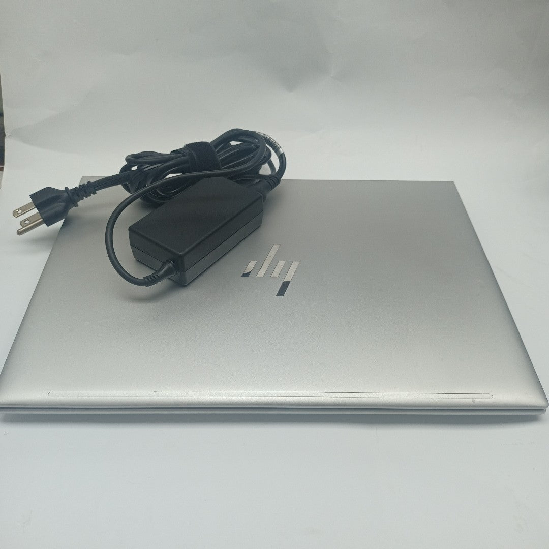 LAPTOP HP ELITEBOOK 840 G10 (2024) 256 GB SSD 16 GB RAM (SEMINUEVO)