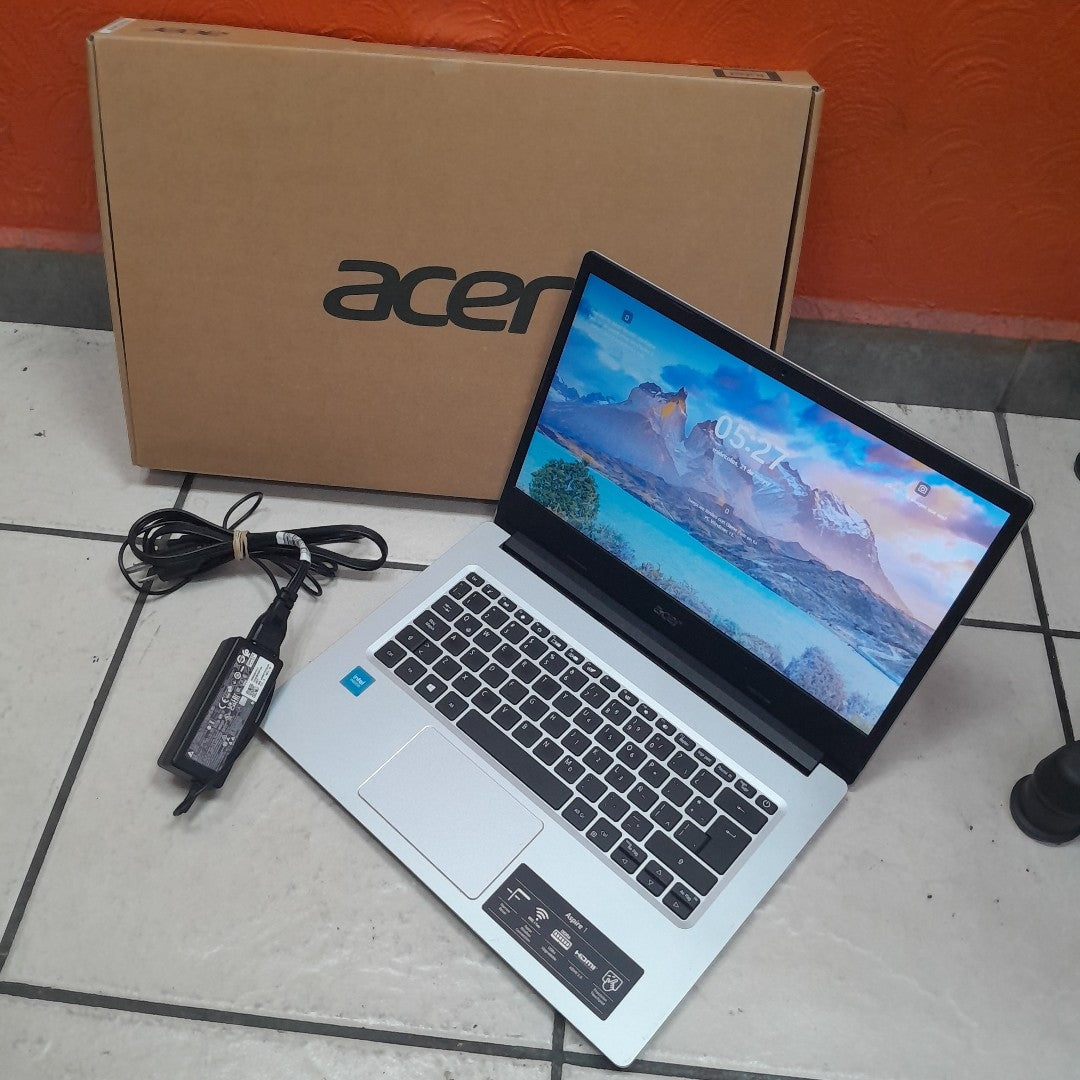 LAPTOP ACER ASPIRE 1 A114-33-C3Q7 (2022) 64 GB SSD 4 GB RAM (SEMINUEVO)