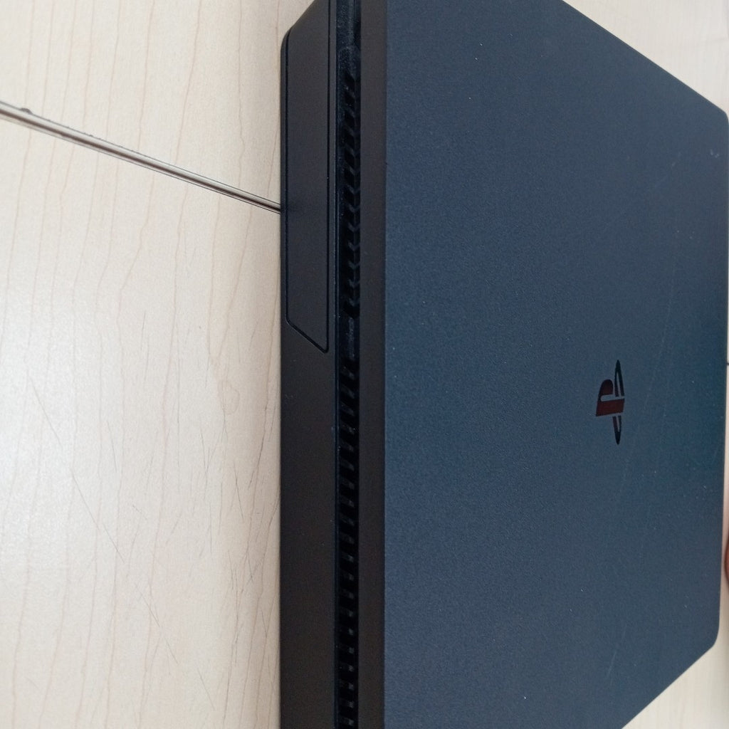 CONSOLA DE VIDEOJUEGO SONY PS4 SLIM 1 TB (SEMINUEVO)