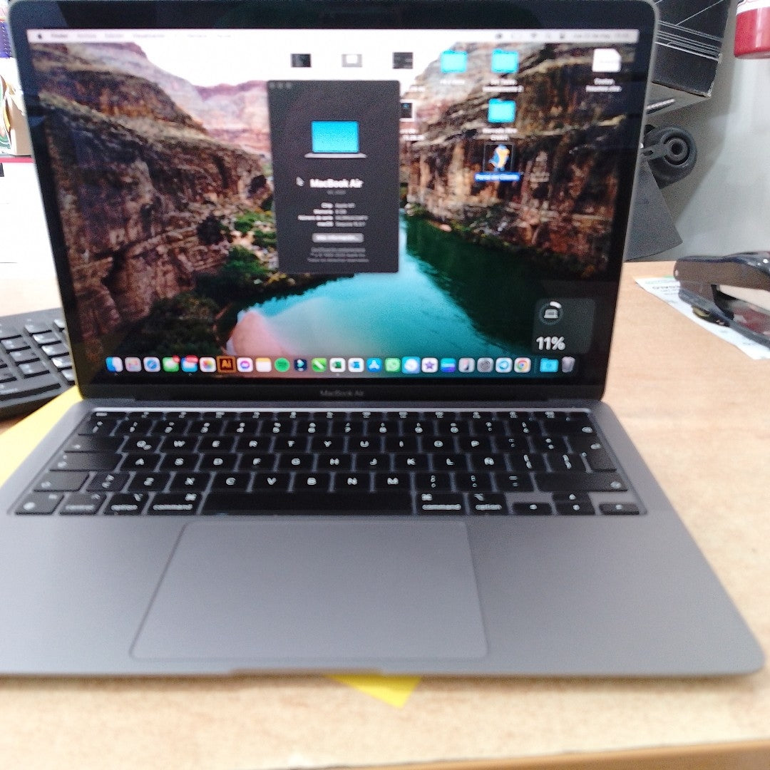 LAPTOP APPLE MACBOOK AIR 13" 2020 3.2 A2337 256 GB SSD 8 GB RAM (SEMINUEVO)