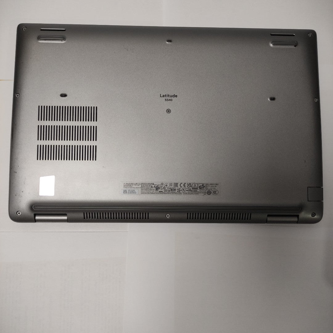 LAPTOP DELL LATITUDE 5540 (2023) 512 GB SSD 16 GB RAM (SEMINUEVO)