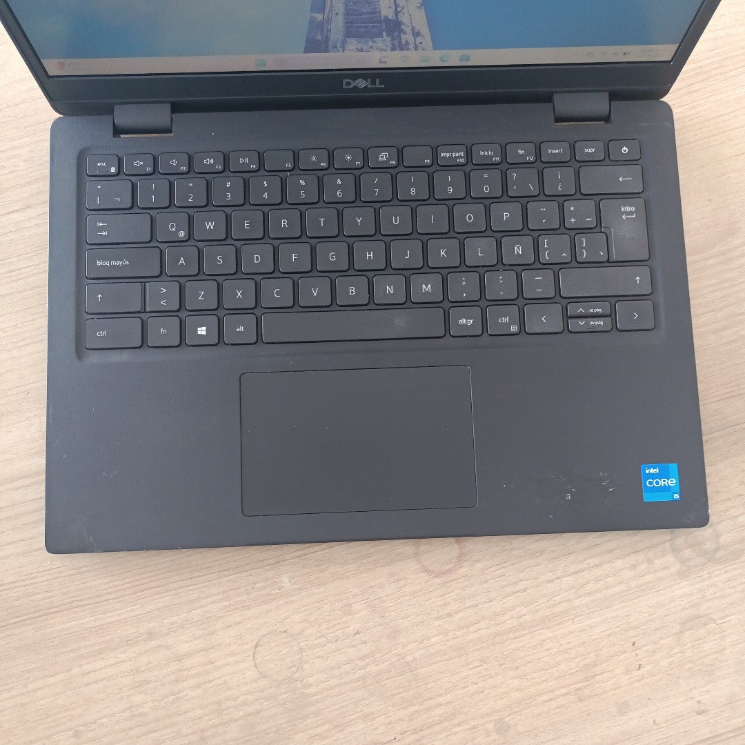 LAPTOP DELL LATITUDE 3420 (2022) 256 GB SSD 16 GB RAM (SEMINUEVO)