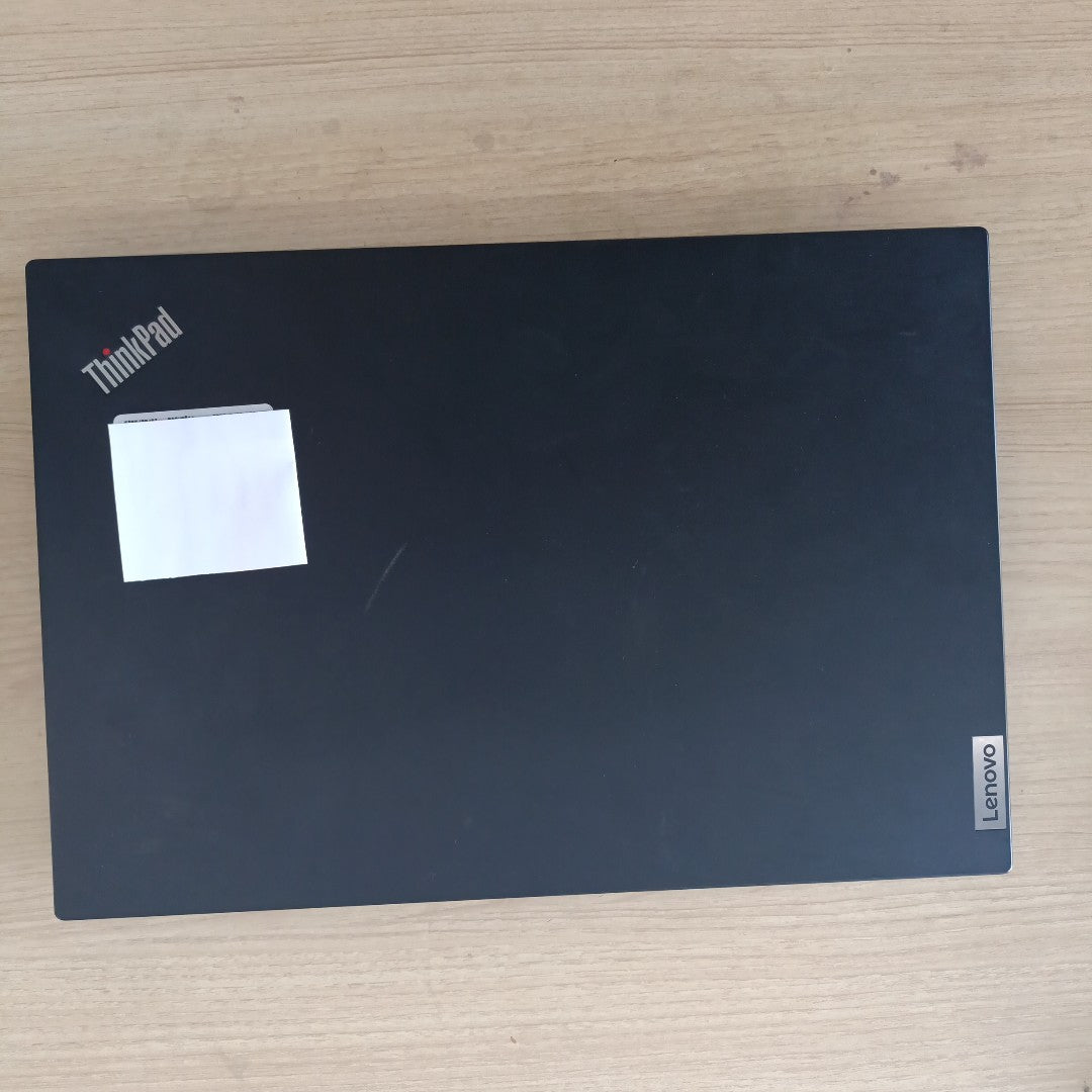 LAPTOP LENOVO THINKPAD P15V GEN 1 (2020) 256 GB SSD 16 GB RAM (SEMINUEVO)