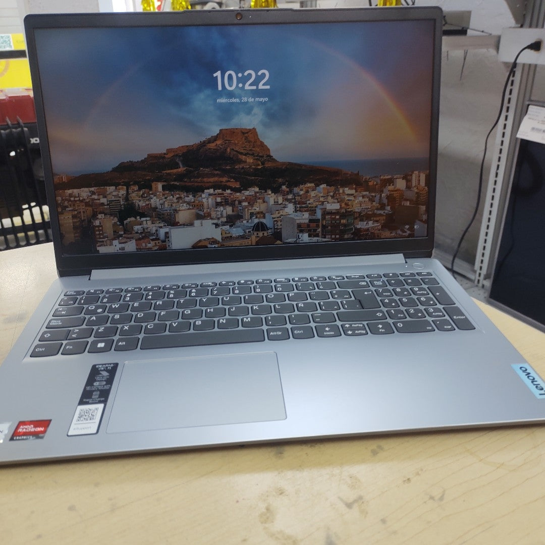 LAPTOP LENOVO IDEAPAD 1 15AMN7 (2023) 256 GB SSD 8 GB RAM (SEMINUEVO)
