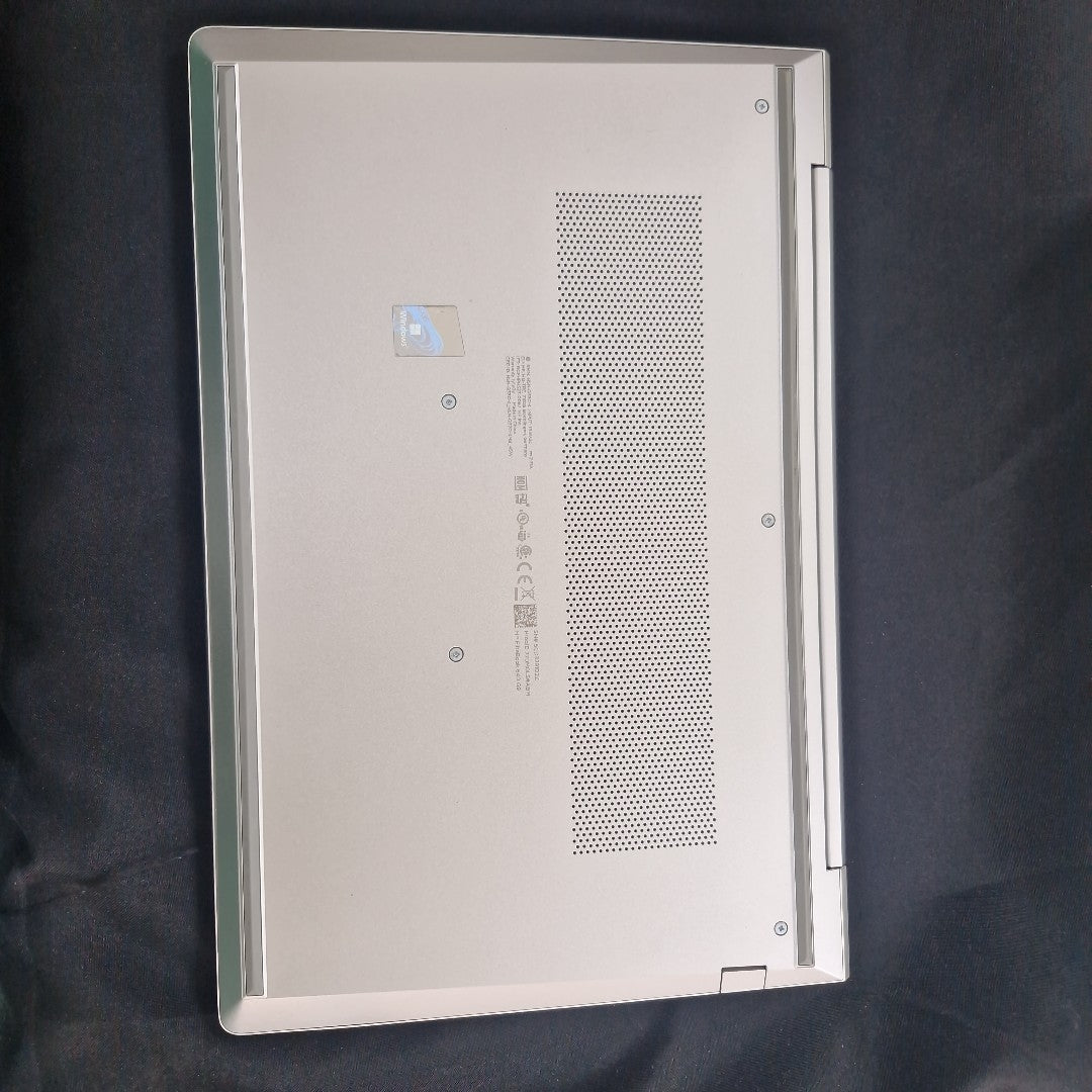 LAPTOP HP ELITEBOOK 640 G9 (2023) 512 GB SSD 16 GB RAM (SEMINUEVO)