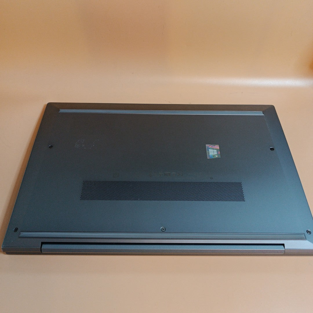 LAPTOP HP ZBOOK FIREFLY 14 G8 (2022) 512 GB SSD 16 GB RAM (SEMINUEVO)