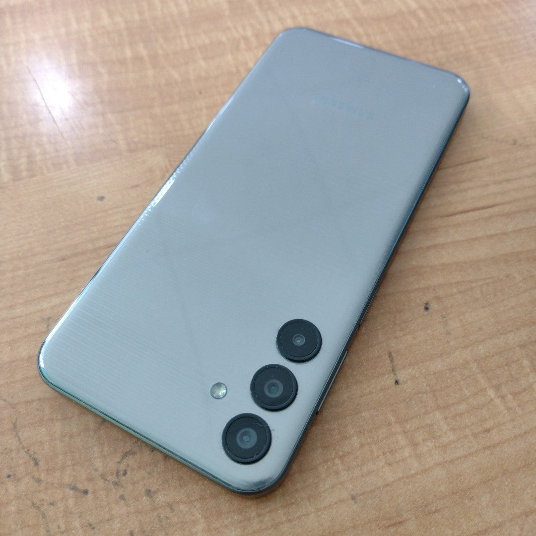 CELULAR SAMSUNG GALAXY M15 5G SM-M156B/DSN (2024) 128 GB 4 GB RAM (SEMINUEVO)