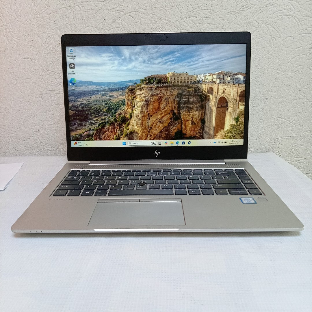 LAPTOP HP ELITEBOOK 840 G6 (2022) 256 GB SSD 8 GB RAM (SEMINUEVO)