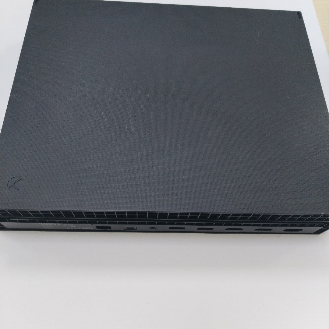 CONSOLA DE VIDEOJUEGO MICROSOFT XBOX ONE X 1 TB (SEMINUEVO)