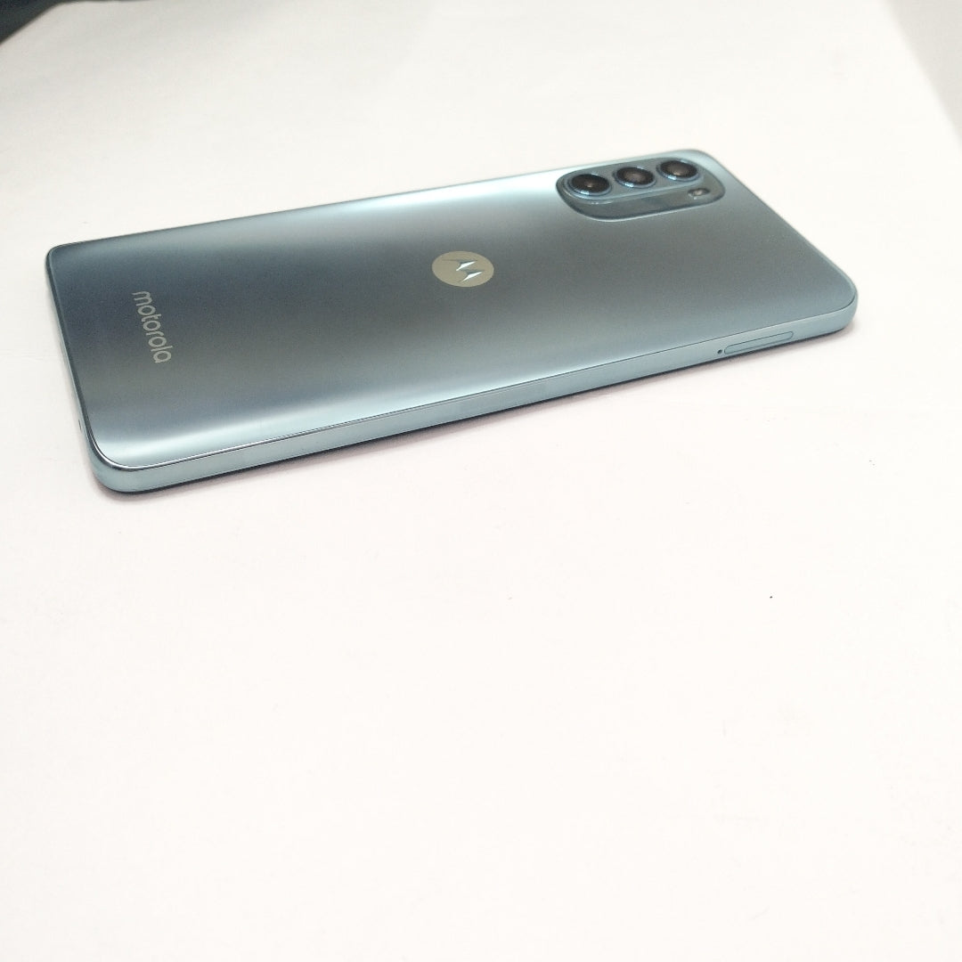 CELULAR MOTOROLA MOTO G62 5G XT2223-2 128 GB 4 GB RAM (SEMINUEVO)