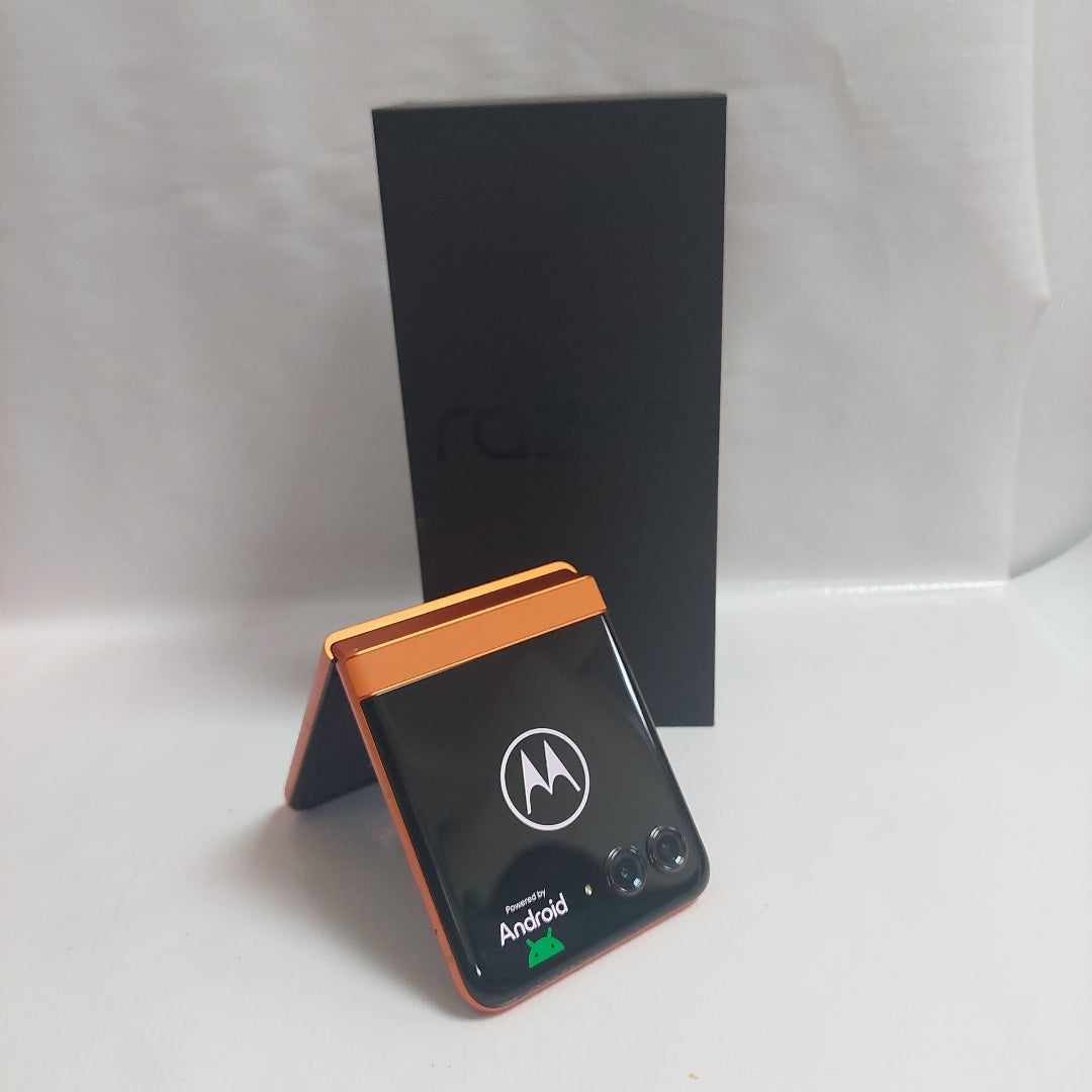 CELULAR MOTOROLA RAZR 50 5G XT2453-1 512 GB 12 GB RAM (SEMINUEVO)