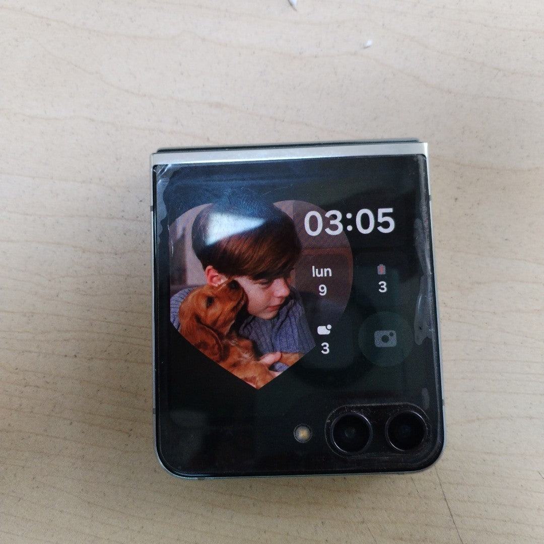 CELULAR SAMSUNG GALAXY Z FLIP 5 SM-F731B (2023) 512 GB 8 GB RAM (SEMINUEVO)