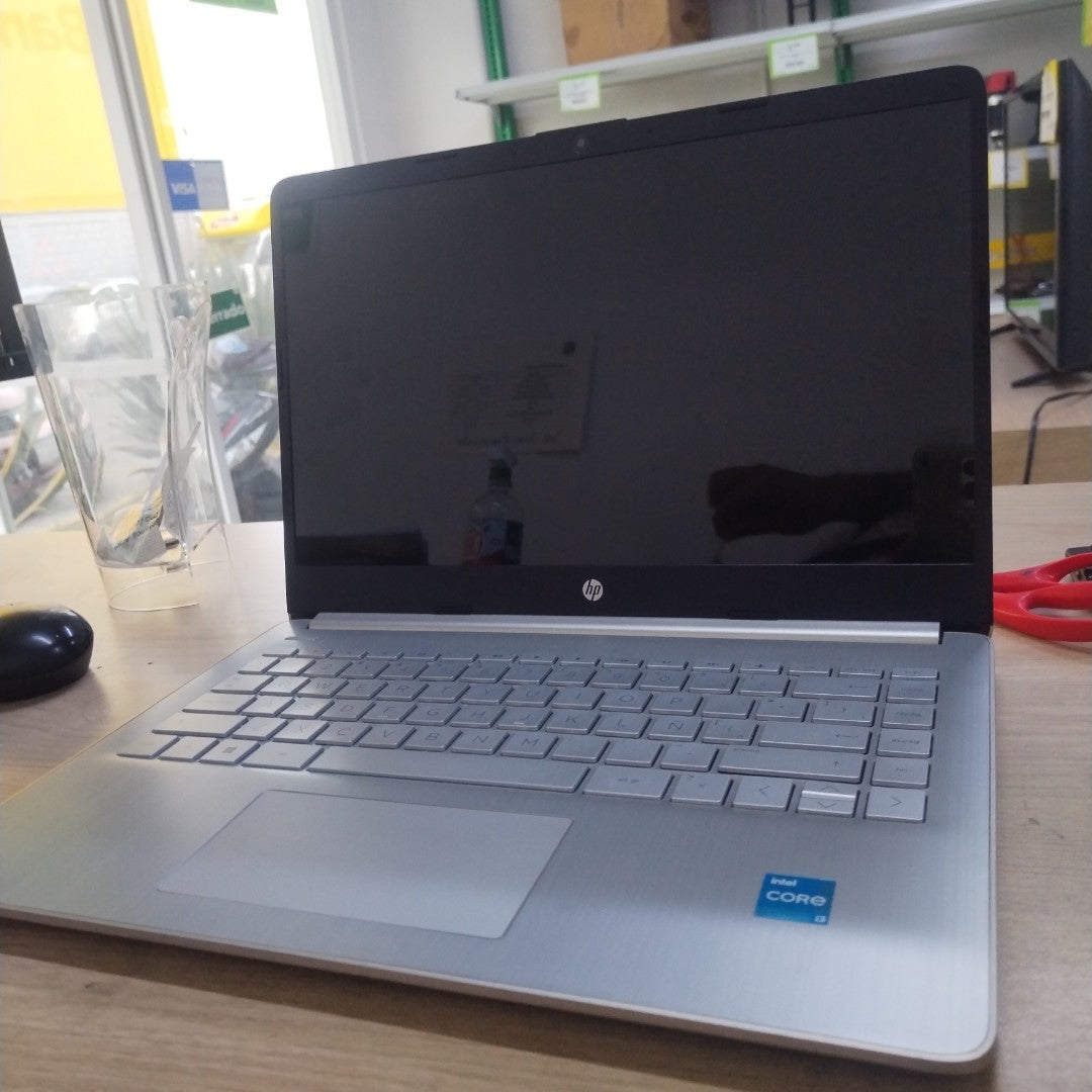 LAPTOP HP 14-DQ2502LA (2022) 256 GB SSD 8 GB RAM (SEMINUEVO)