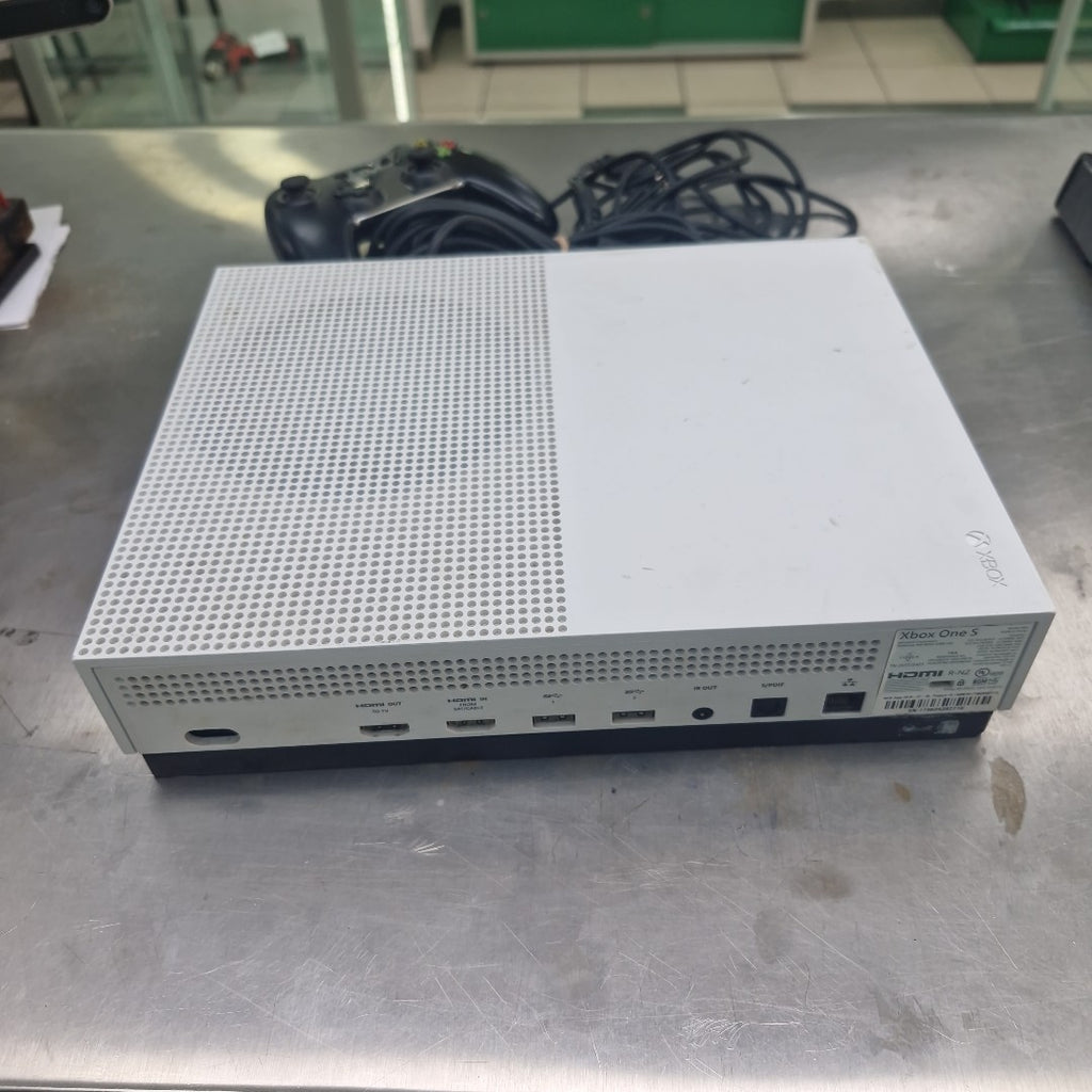 CONSOLA DE VIDEOJUEGO MICROSOFT XBOX ONE S 1 TB (SEMINUEVO)