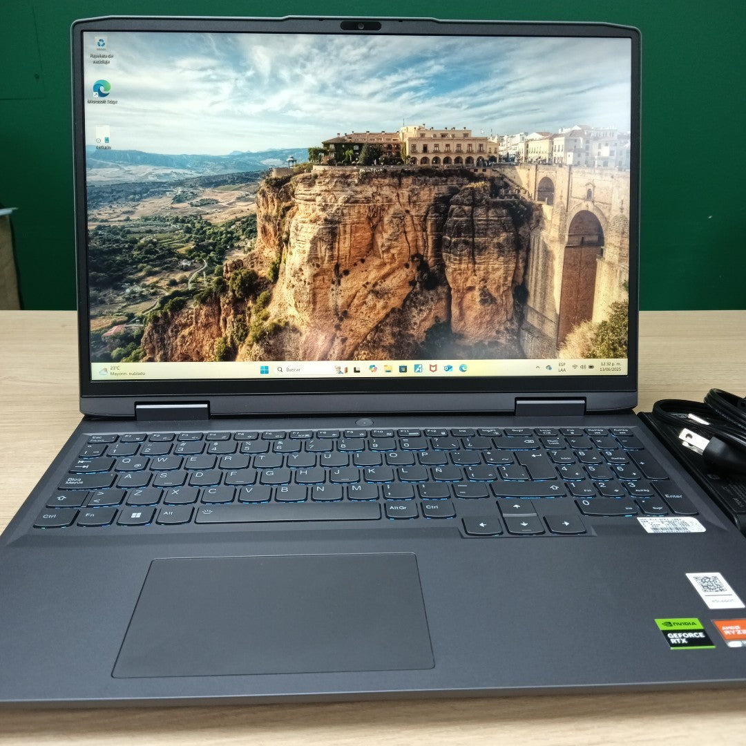 LAPTOP LENOVO LOQ 16APH8 (2024) 1 TB SSD 32 GB RAM (SEMINUEVO)