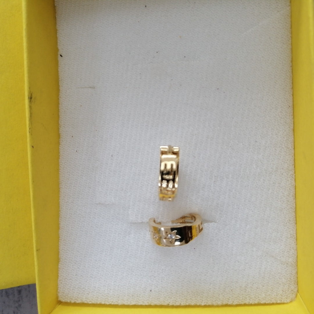 HUGGIES ORO 14K 2.6 (NUEVO)