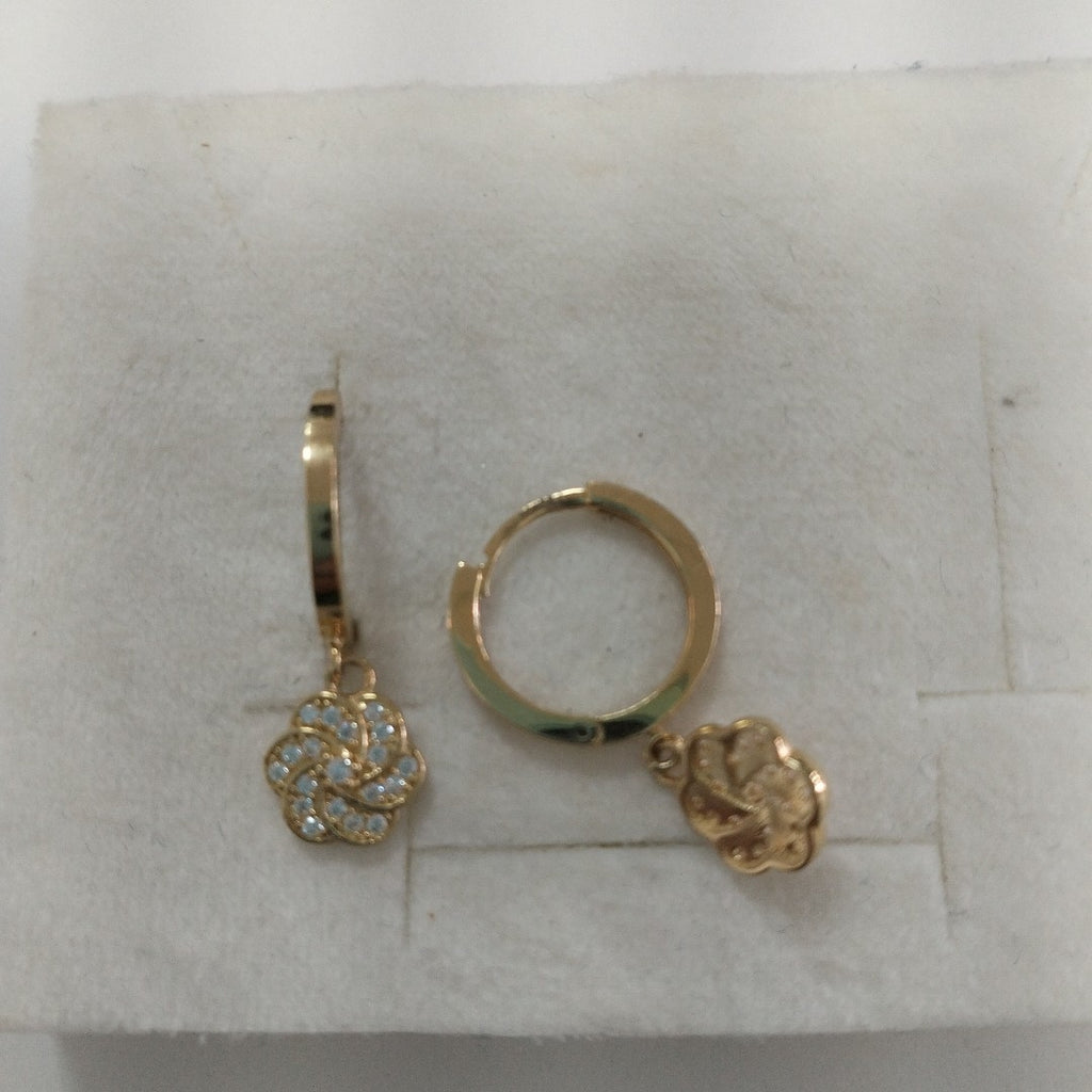 HUGGIES ORO 14K 2.9 (NUEVO)