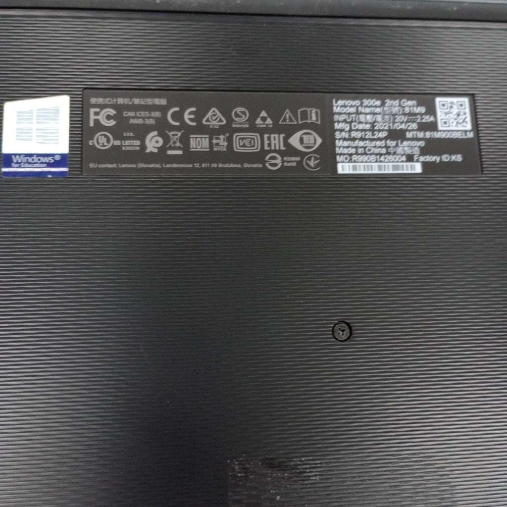 LAPTOP LENOVO 300E 2ND GEN (2023) 128 GB SSD 4 GB RAM (SEMINUEVO)
