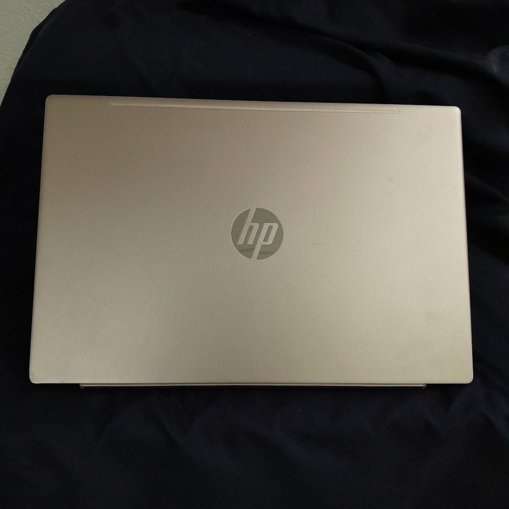 LAPTOP HP PAVILION 15-CW1012LA (2023) 1 TB + 128 GB SSD 12 GB RAM (SEMINUEVO)