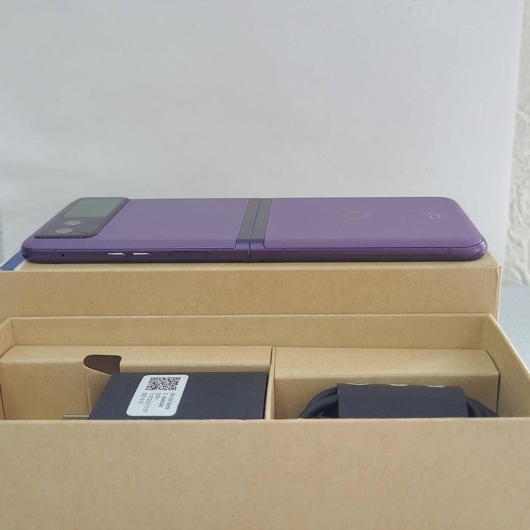 CELULAR MOTOROLA RAZR 40 XT2323-1 (2023) 256 GB 8 GB RAM (SEMINUEVO)