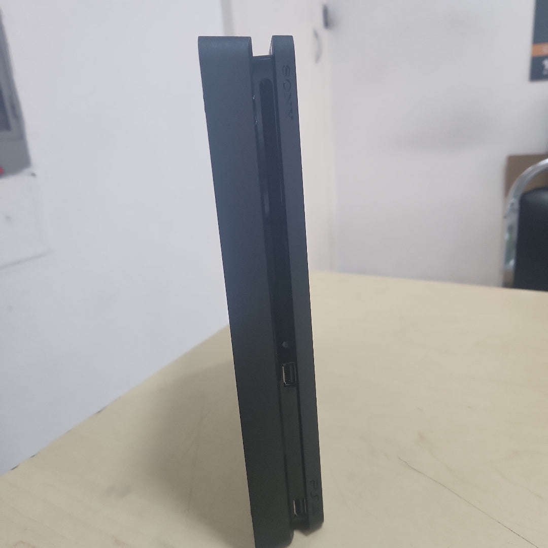 CONSOLA DE VIDEOJUEGO SONY PS4 1 TB (SEMINUEVO)