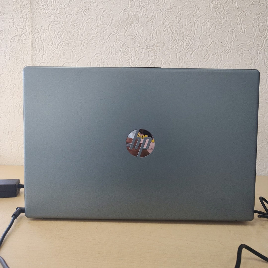 LAPTOP HP 15-FD0000LA (2023) 512 GB SSD 8 GB RAM (SEMINUEVO)