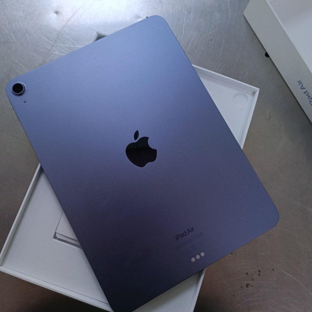 TABLETA APPLE IPAD AIR 5 A2588 64 GB 8 GB RAM (SEMINUEVO)
