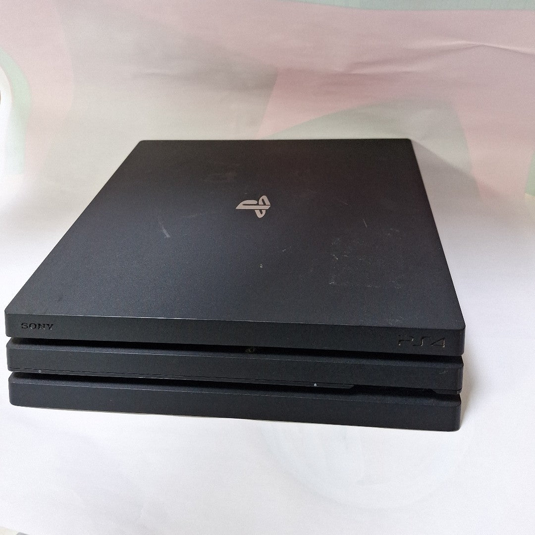 CONSOLA DE VIDEOJUEGO SONY PS4 PRO 1 TB (SEMINUEVO)