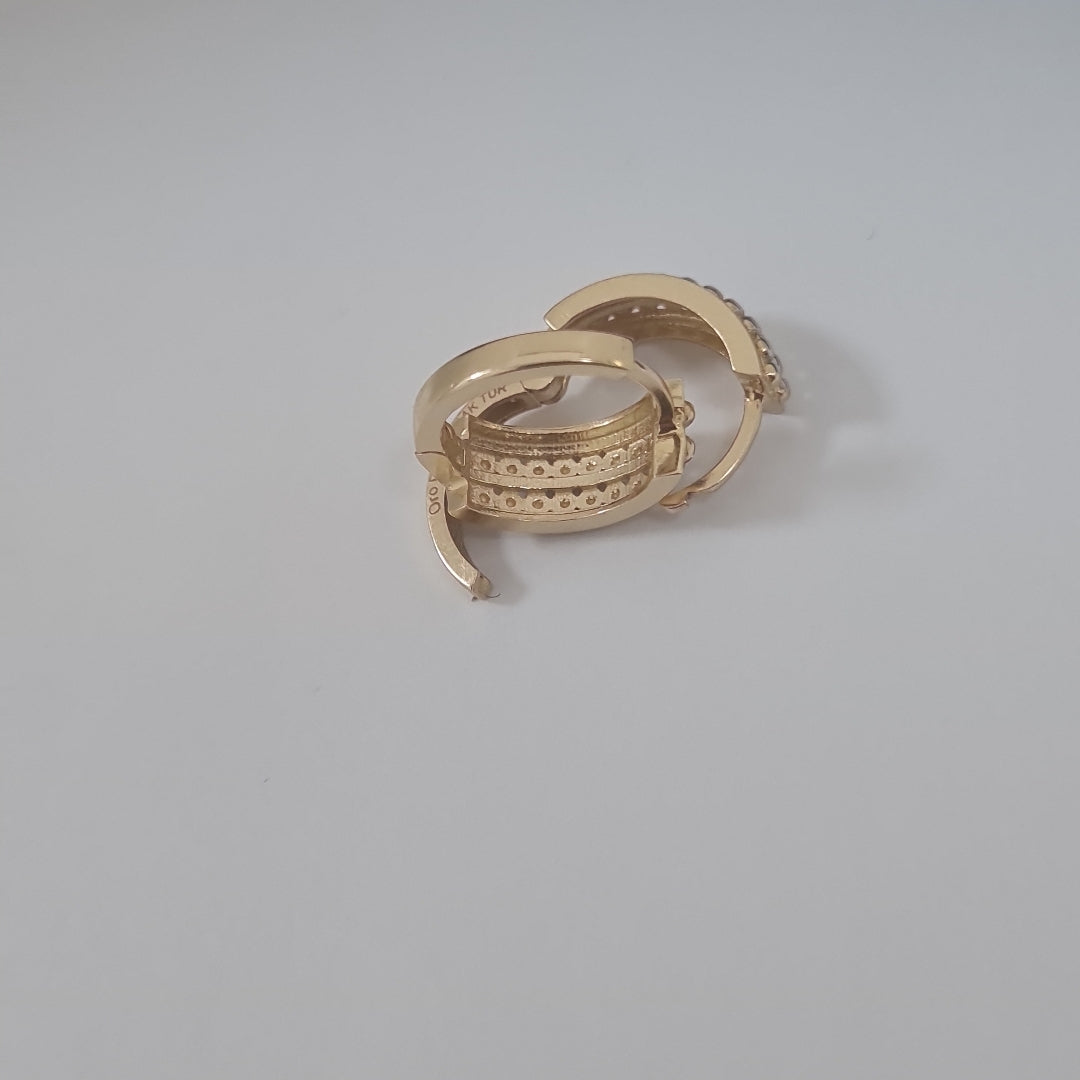 HUGGIES ORO 14K 2.4 (NUEVO)