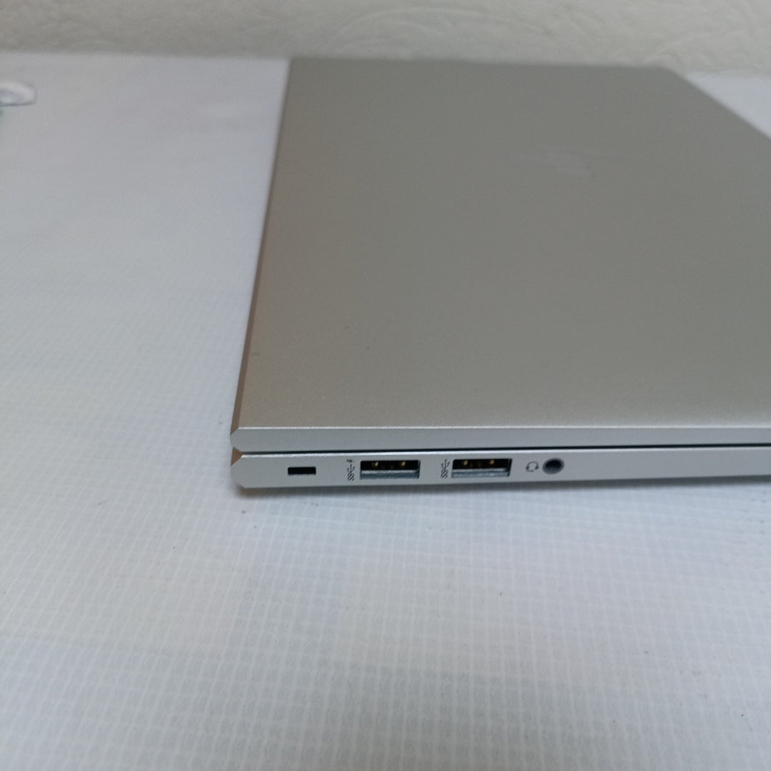 LAPTOP HP ELITEBOOK 840 G8 (2023) 256 GB SSD 16 GB RAM (SEMINUEVO)
