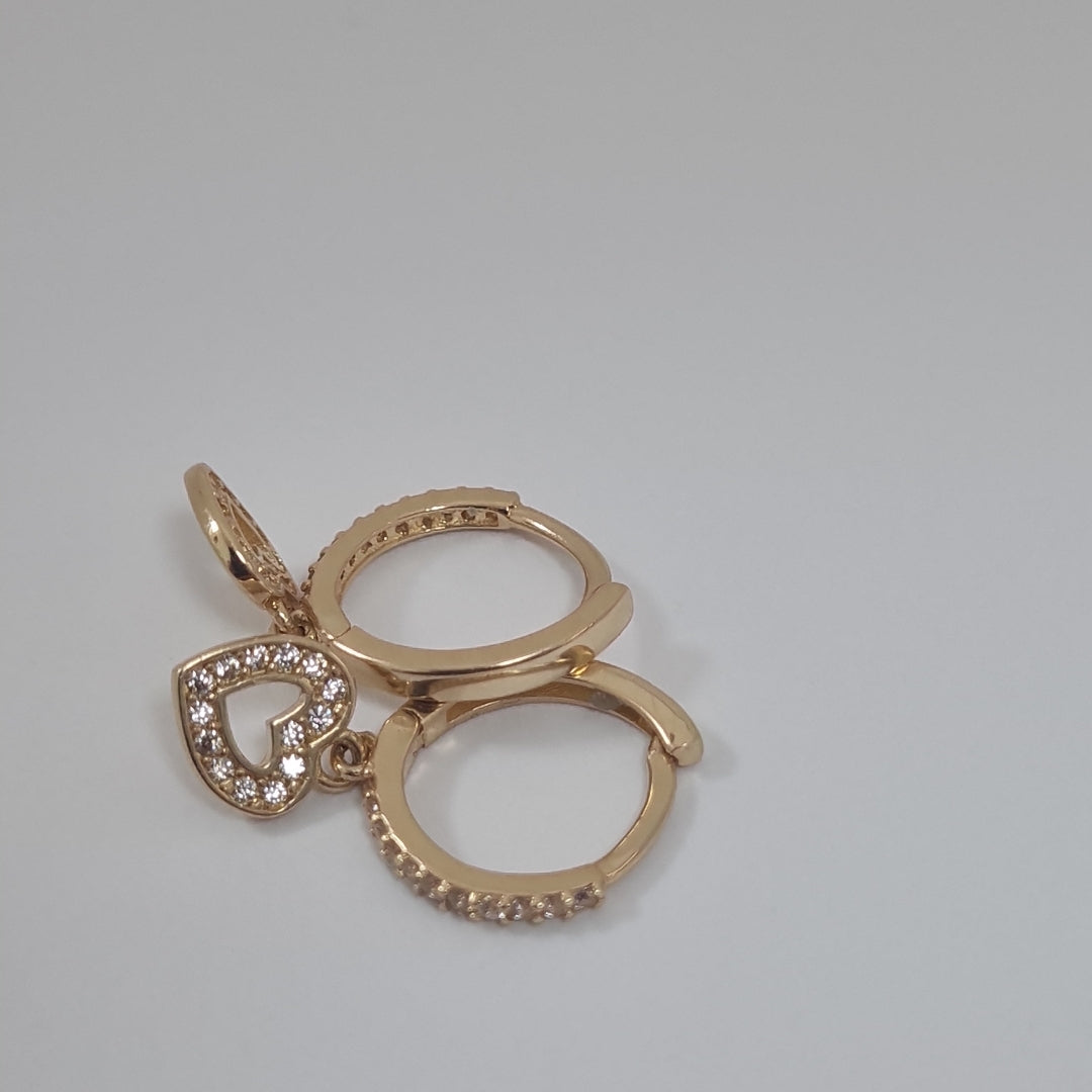 HUGGIES ORO 14K 1.9 (NUEVO)
