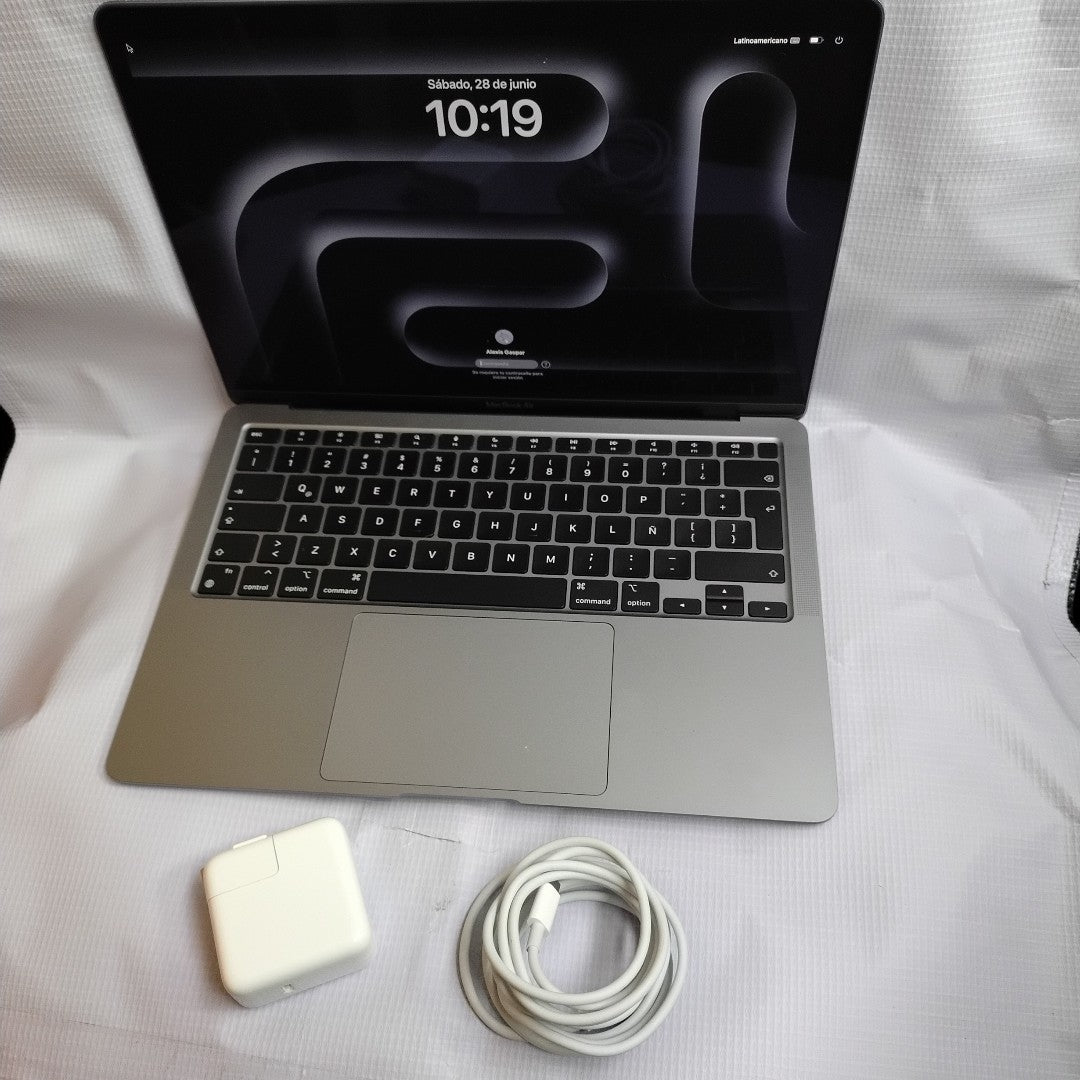 LAPTOP APPLE MACBOOK AIR 13" 2020 3.2 A2337 256 GB SSD 8 GB RAM (SEMINUEVO)