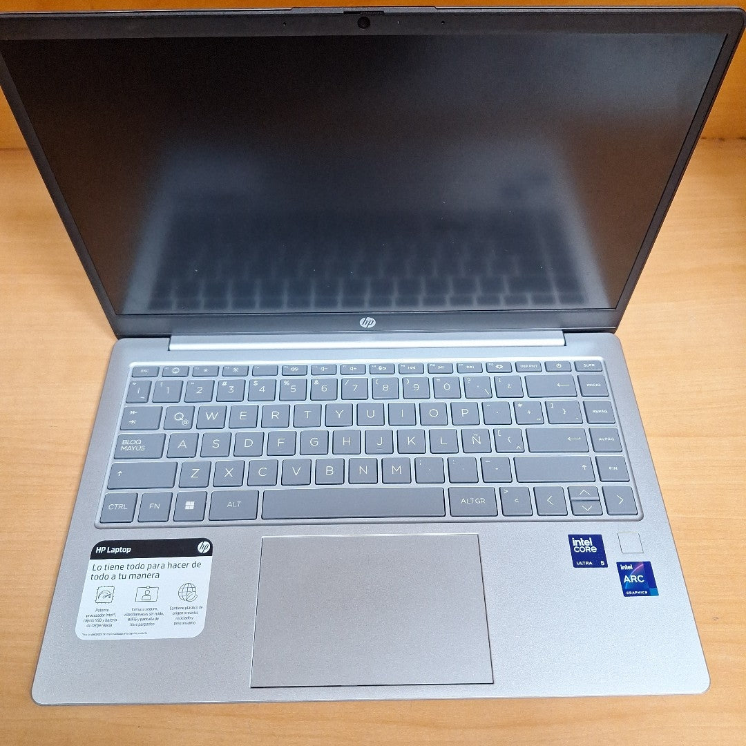 LAPTOP HP 14-EP1000LA (2023) 512 GB SSD 16 GB RAM (SEMINUEVO)