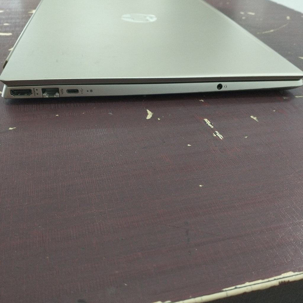 LAPTOP HP PAVILION 15-CW1012LA (2023) 1 TB + 128 GB SSD 12 GB RAM (SEMINUEVO)
