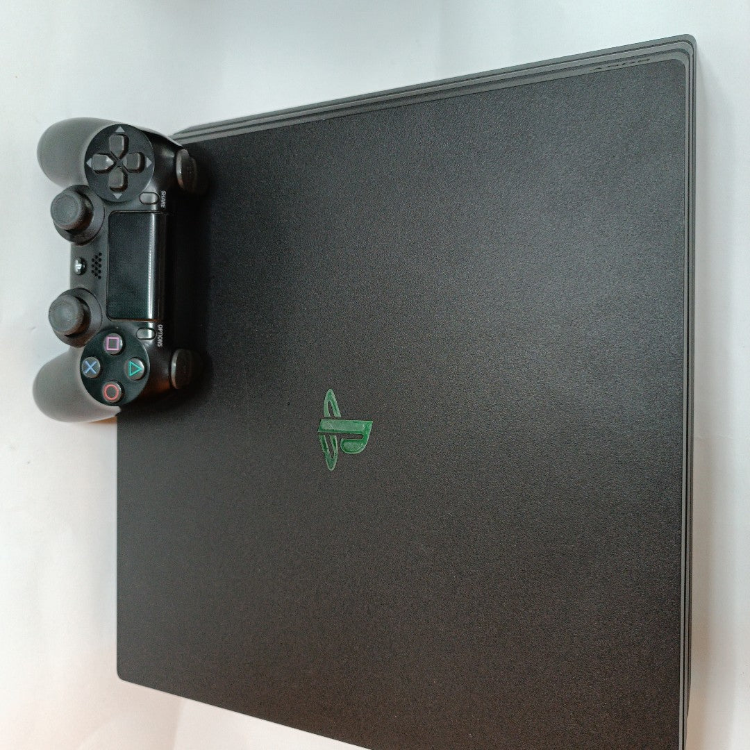 CONSOLA DE VIDEOJUEGO SONY PS4 PRO 1 TB (SEMINUEVO)