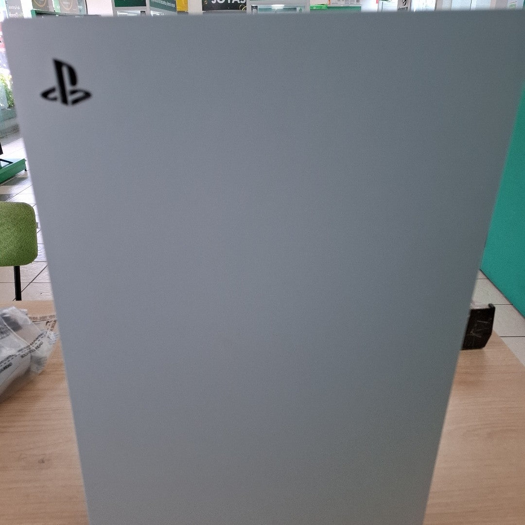 CONSOLA DE VIDEOJUEGO SONY PS5 825 SSD (SEMINUEVO)